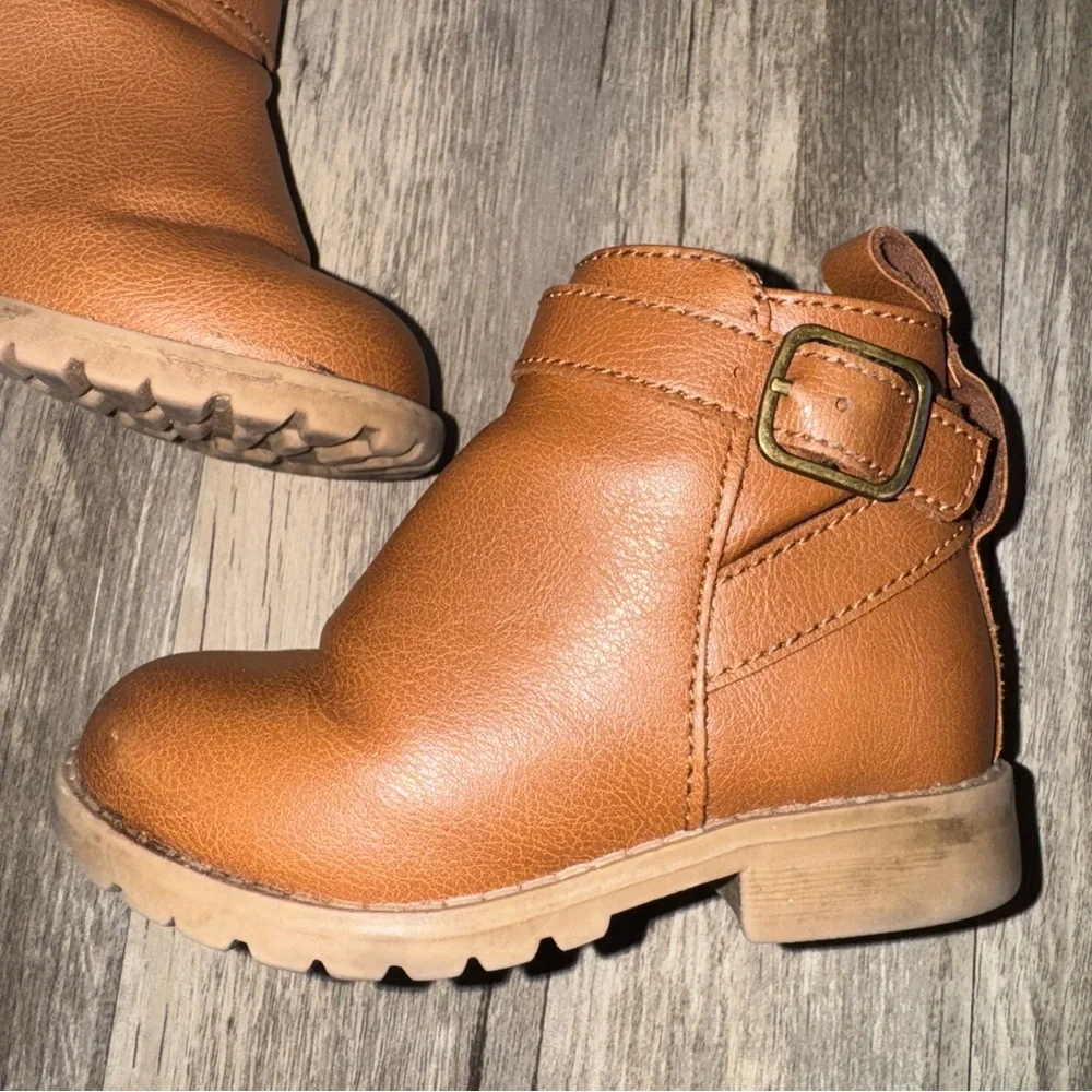 🎀3/$23🎀 Toddler Tan Buckle Booties